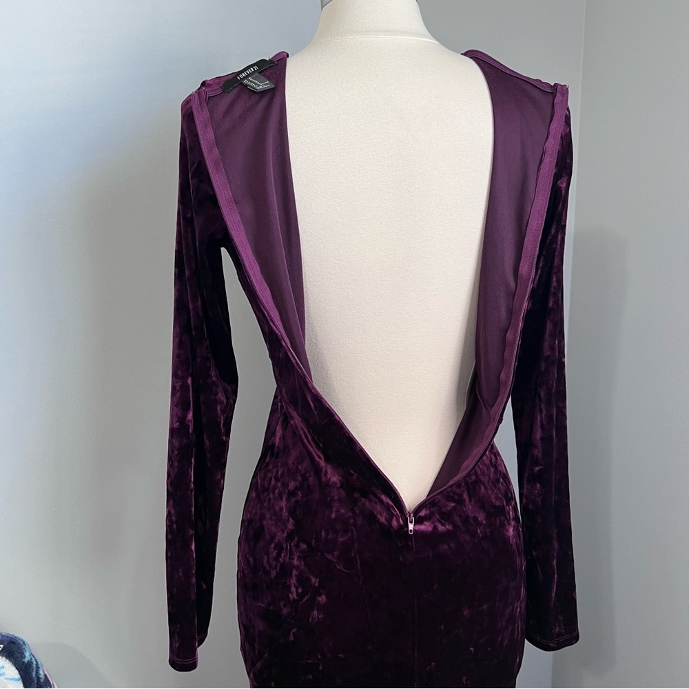 Forever 21 M Violet Crushed Velvet Fitted Maxi Long Sleeve V Neck Dress - Picture 16 of 17